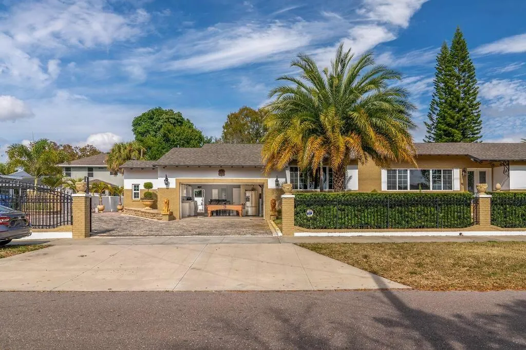 Grand Haven Spacious 3000Ft Family Retreat Tampa Villa